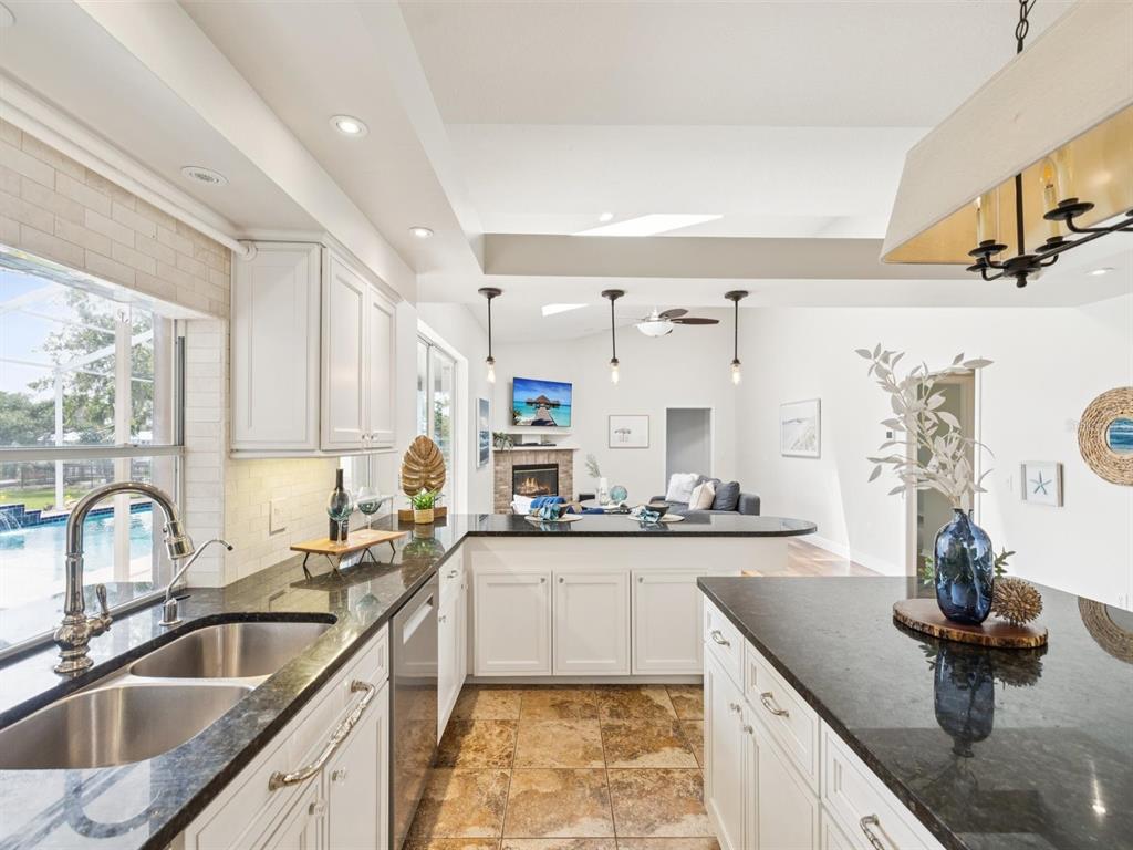 5903 Cachette De Riviera Court New Port Richey, FL 34655 - Photo 13 of 37 Gallery Image 13