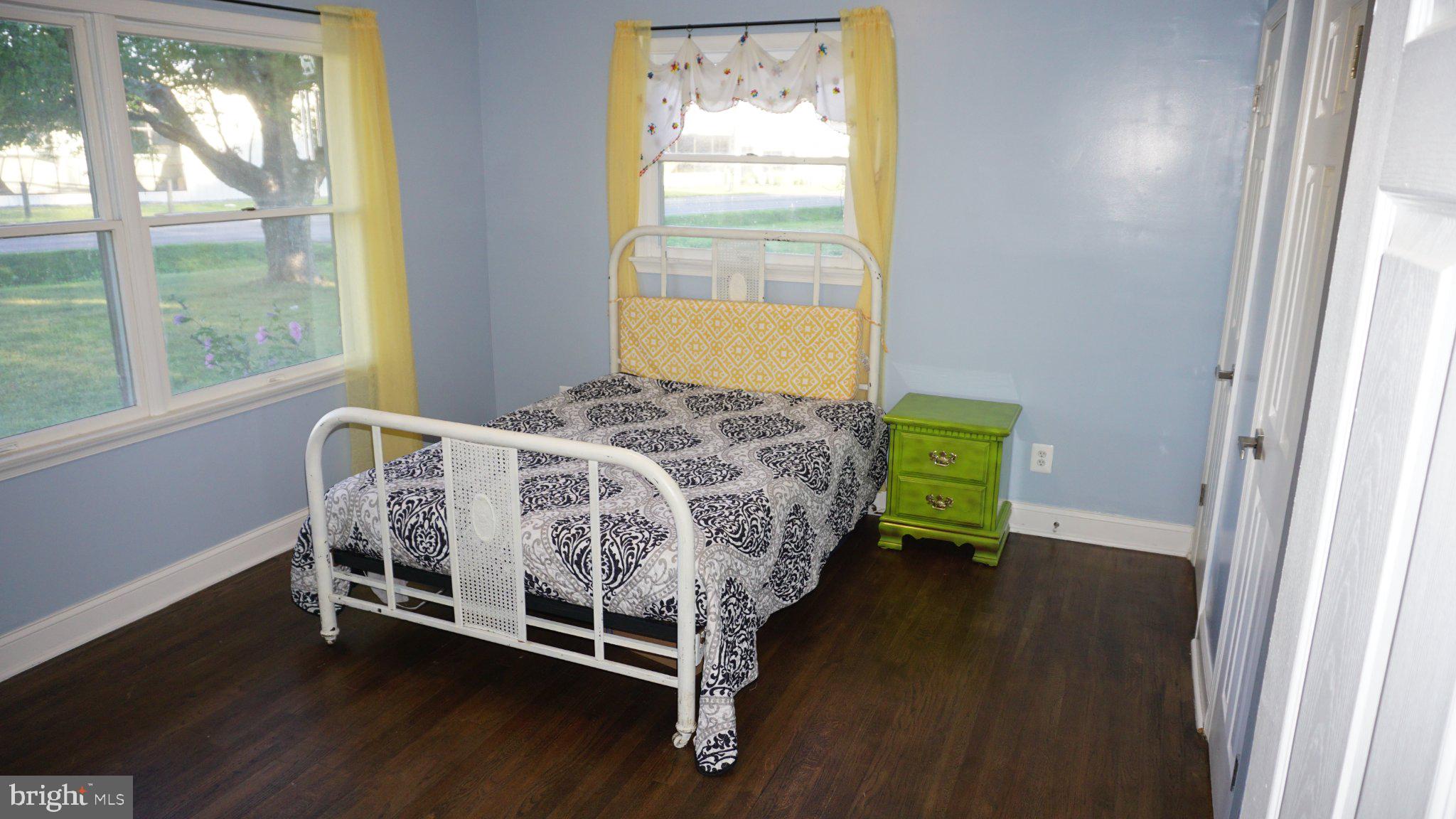 5854 Deale Churchton Road Deale, MD 20751 - Photo 34 of 57 Charming room with sunny accents.