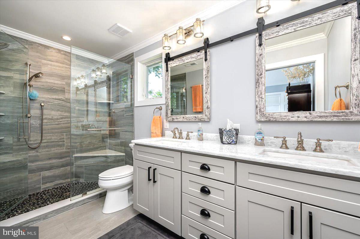 583 Riverside Drive Pasadena, MD 21122 - Photo 26 of 54 Owners Suite Luxurious bath