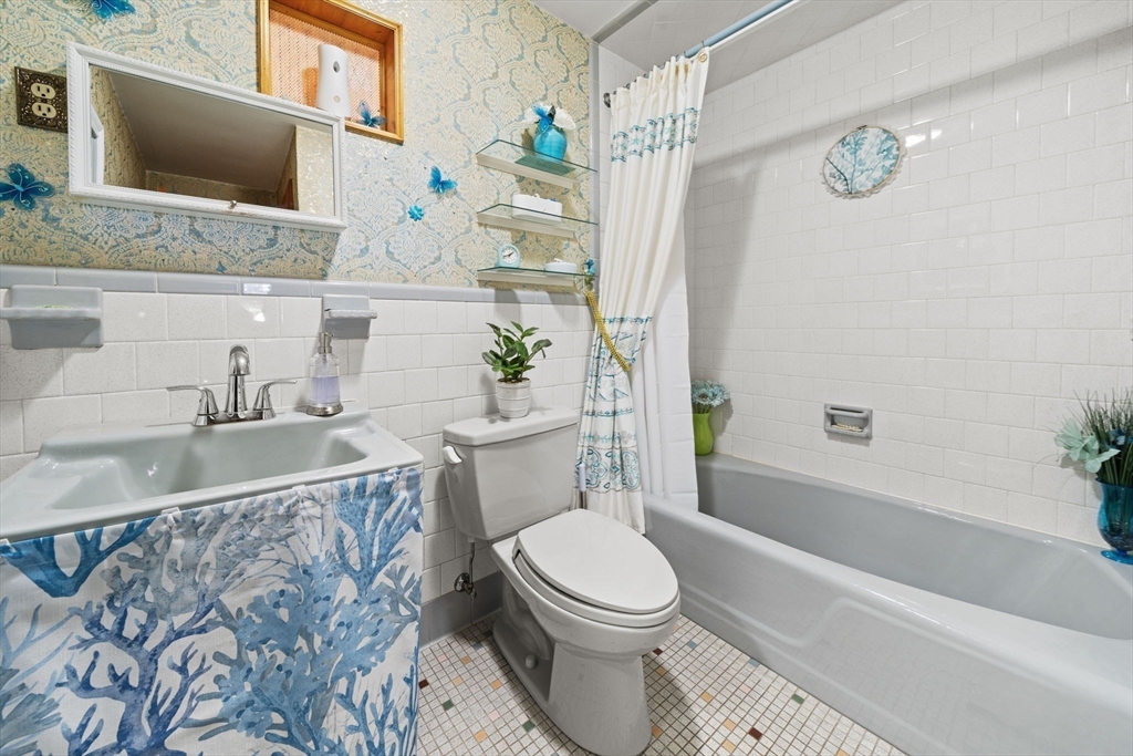 111 Hamilton Street Saugus, MA 01906 - Photo 16 of 28