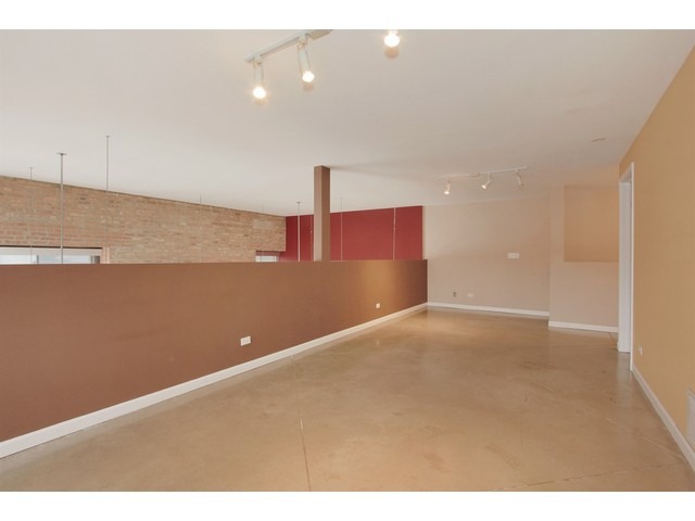 2101 West Rice Street, Unit 301 Chicago, IL 60622 - Photo 11 of 13 a view of an empty room