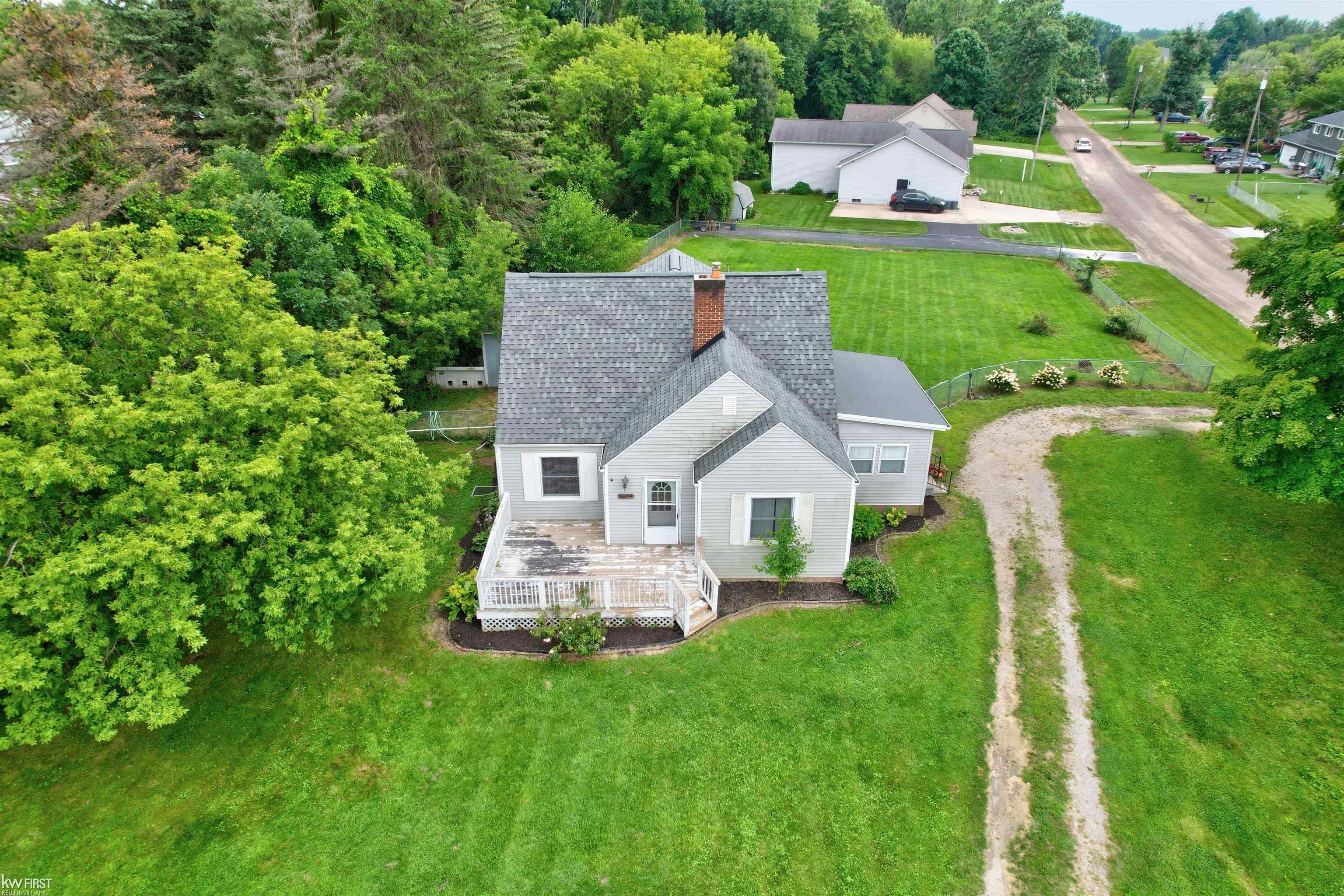 5270 Richfield Road Flint, MI 48506 - Photo 44 of 52 50152001-f06d4fc7-765a-43d6-a2e9-045c96c6cfa5.JPG