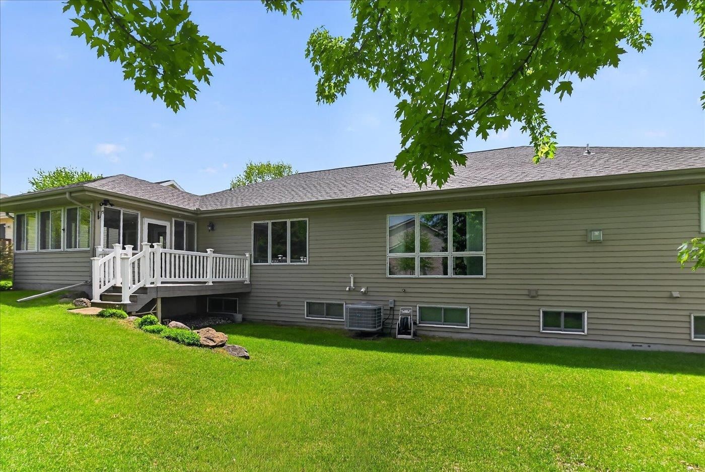 409 Badger Lane Waunakee, WI 53597 - Photo 7 of 51