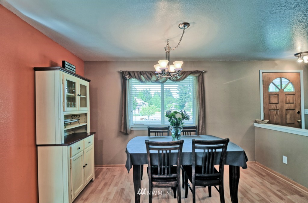 16617 26th Drive Southeast Bothell, WA 98012 - Photo 6 of 25 Gallery Image 6