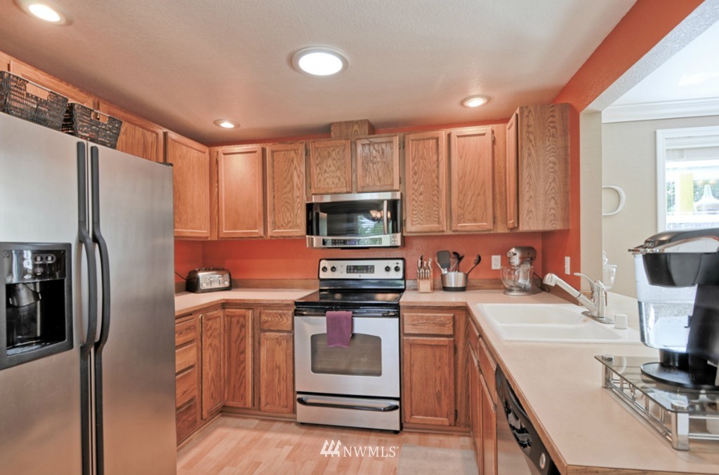 16617 26th Drive Southeast Bothell, WA 98012 - Photo 8 of 25 Gallery Image 8