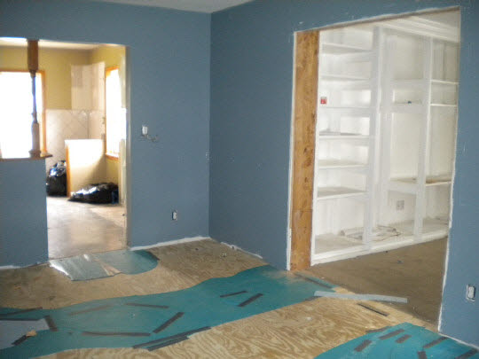 362 North Appleton Road Belvidere, IL 61008 - Photo 4 of 7 a view of a bedroom with wooden floor and a tub