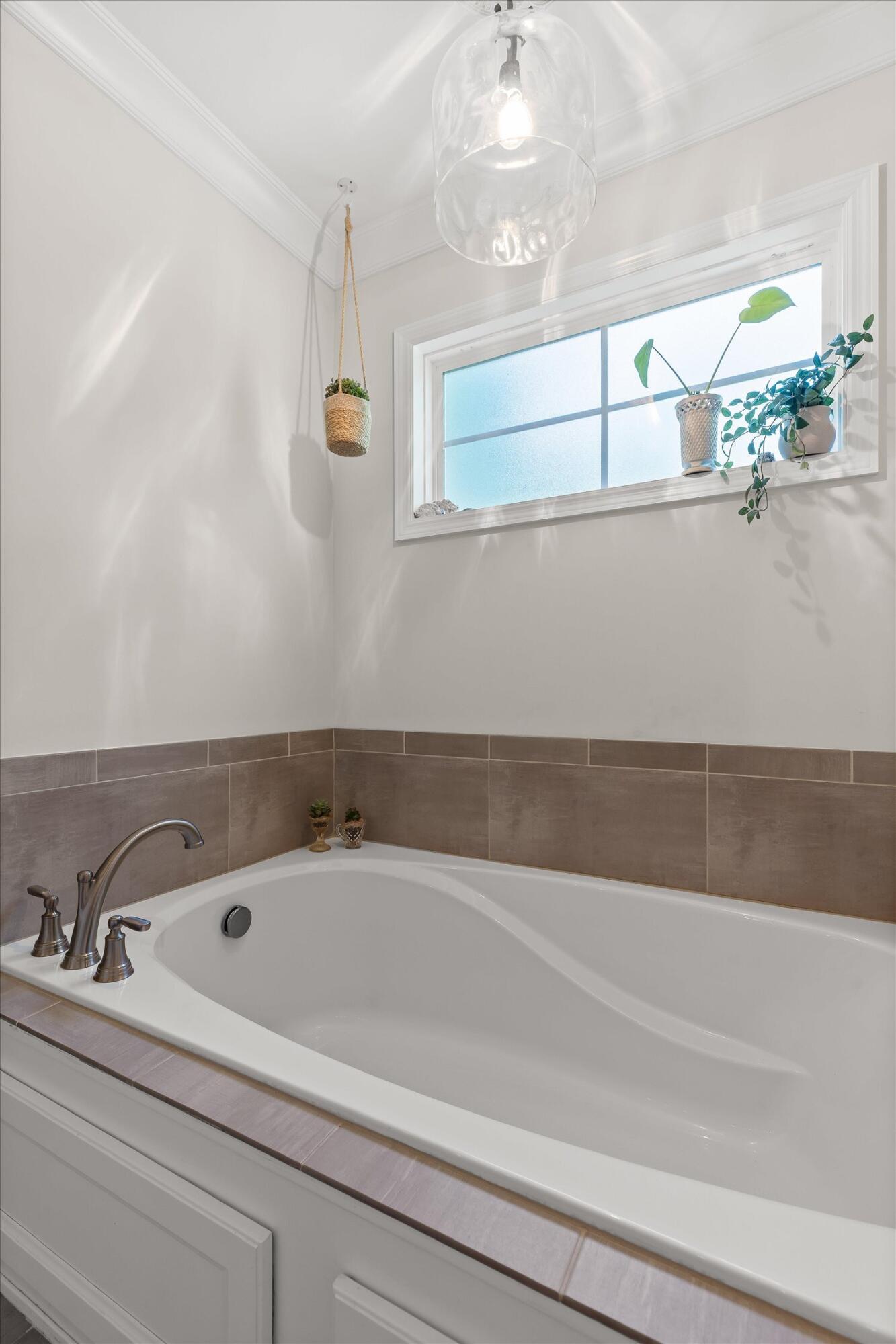 6362 Chandler Hill Road Ooltewah, TN 37363 - Photo 16 of 34 Primary Bathroom