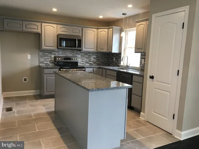 $1,925 | 1009 Juniper Street, Quakertown, PA 18951