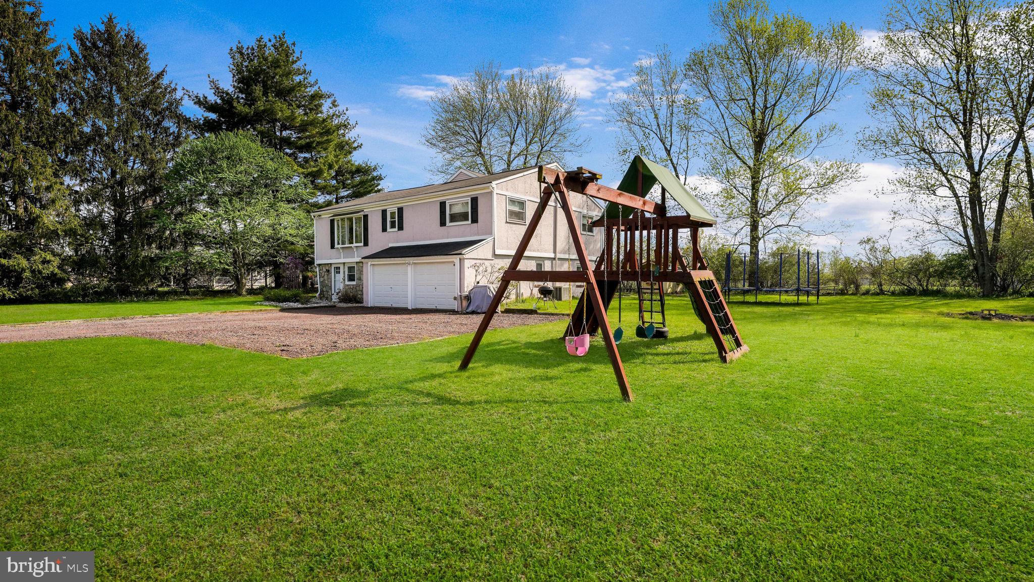 315 Northview Road Telford, PA 18969 - Photo 3 of 36 Plenty of Parking and Yard Space