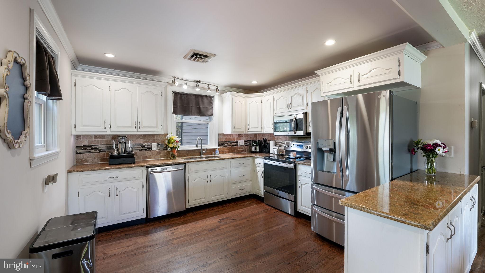 315 Northview Road Telford, PA 18969 - Photo 6 of 36 Bright and Open Kitchen