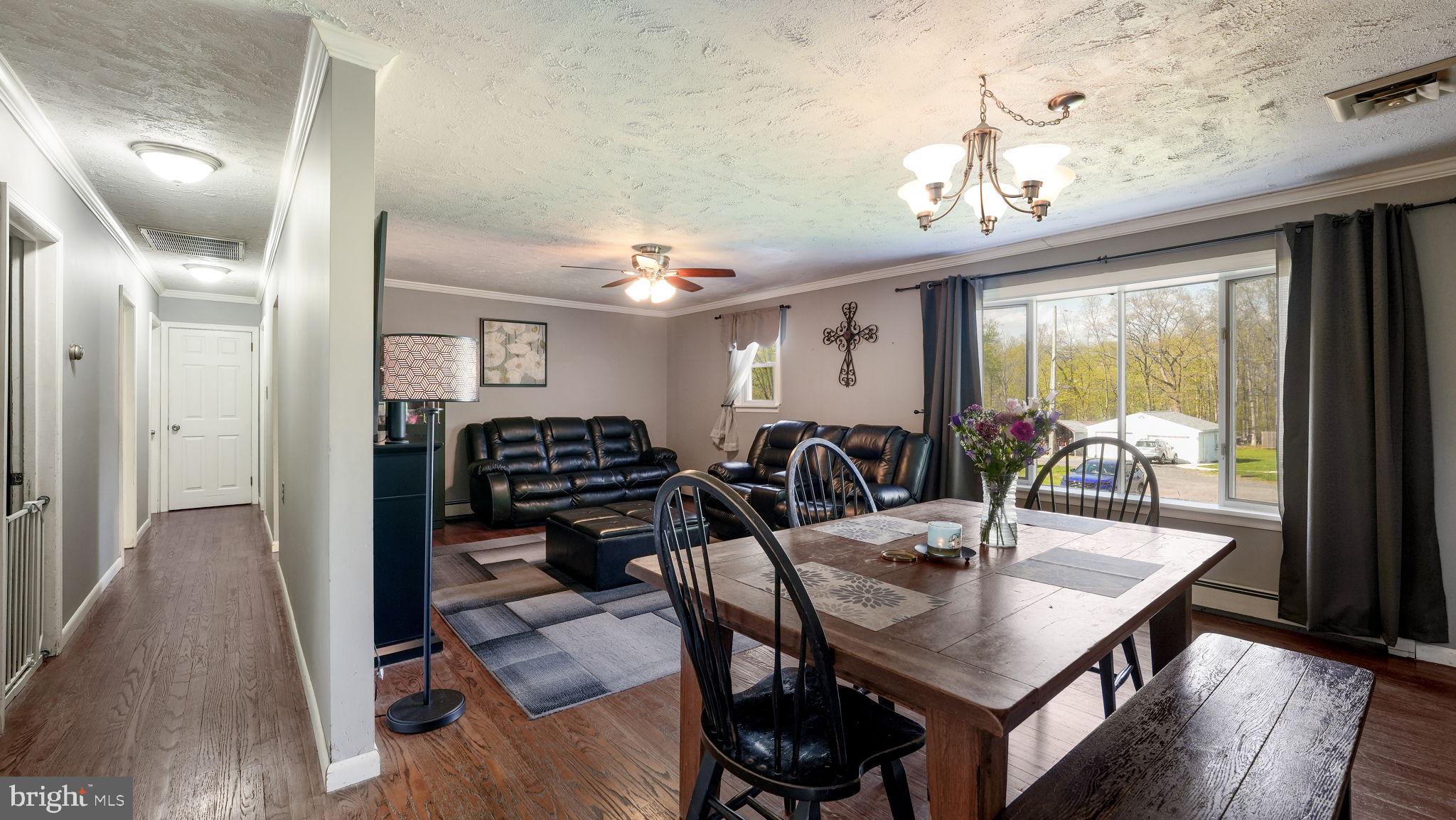 315 Northview Road Telford, PA 18969 - Photo 9 of 36 Lots of Natural Light