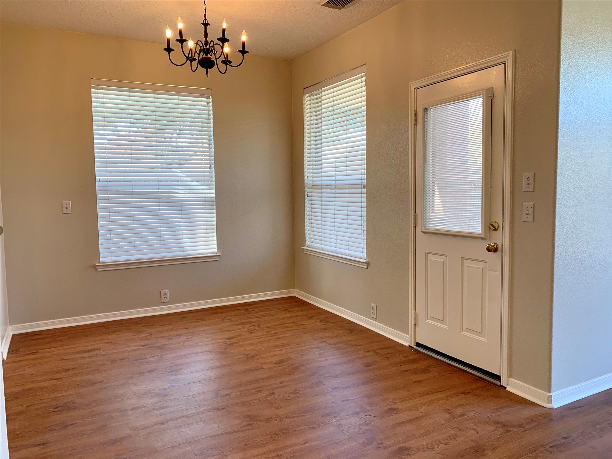 11218 Timbertree Lane Houston, TX 77070 - Photo 14 of 39 Large breakfast Room