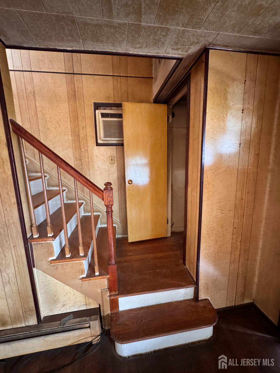 554 Ridgeway Avenue Sayreville, NJ 08879 - Photo 14 of 42
