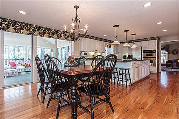 21 Landmark Road Westford, MA 01886 - Photo 3 of 30 Gallery Image 3