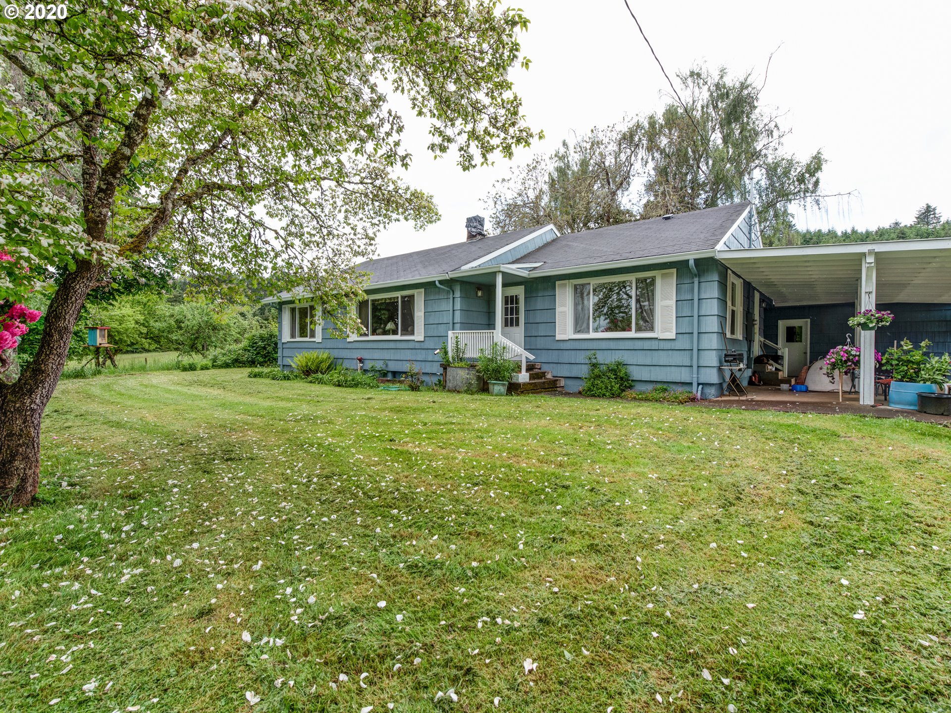89656 Demming Road Elmira, OR 97437 - Photo 2 of 27 Gallery Image 2