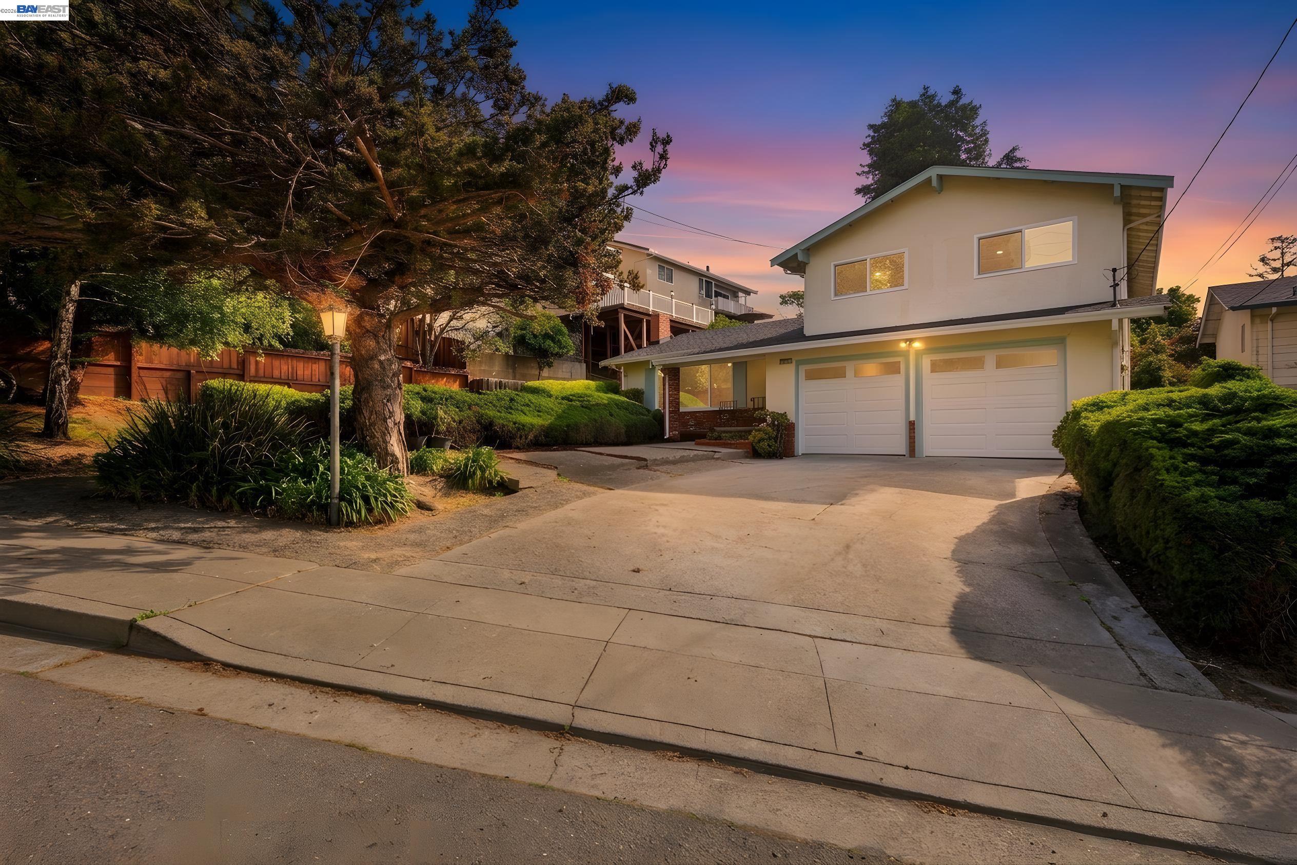19304 Barclay Road Castro Valley, CA 94546 - Photo 2 of 32