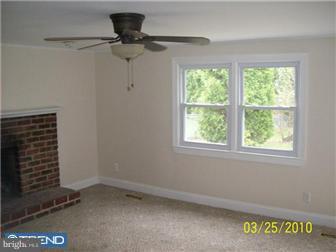 1225 Whitney Road Southampton, PA 18966 - Photo 4 of 10 Family Room
