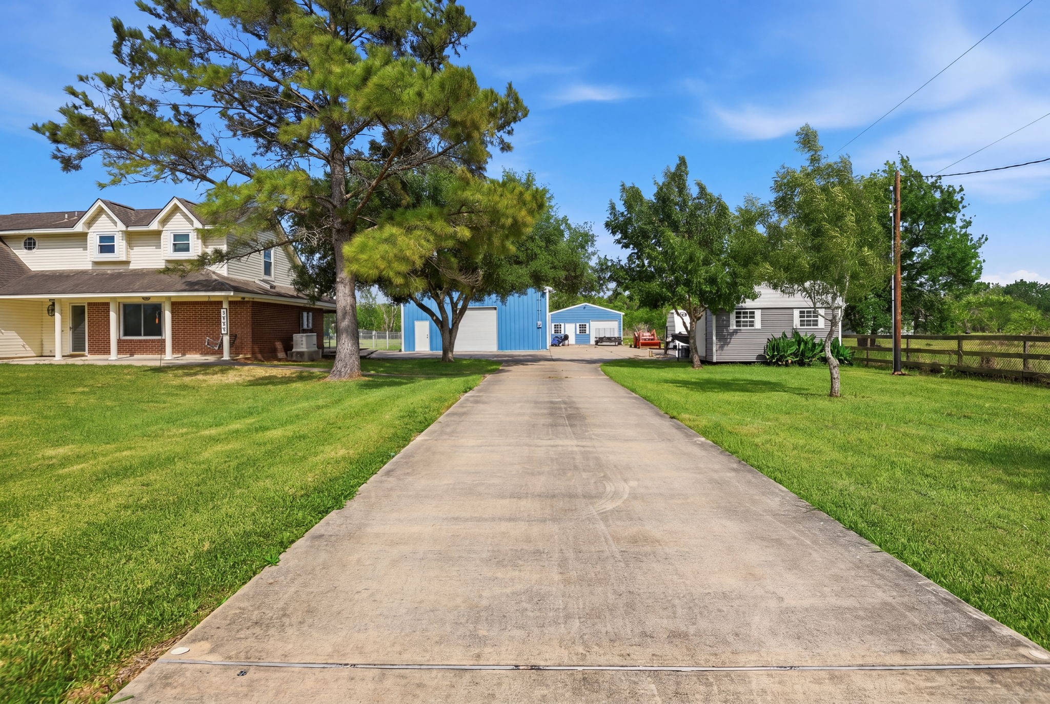 3625 County Road 36 Angleton, TX 77515 - Photo 22 of 25 View of Driveway