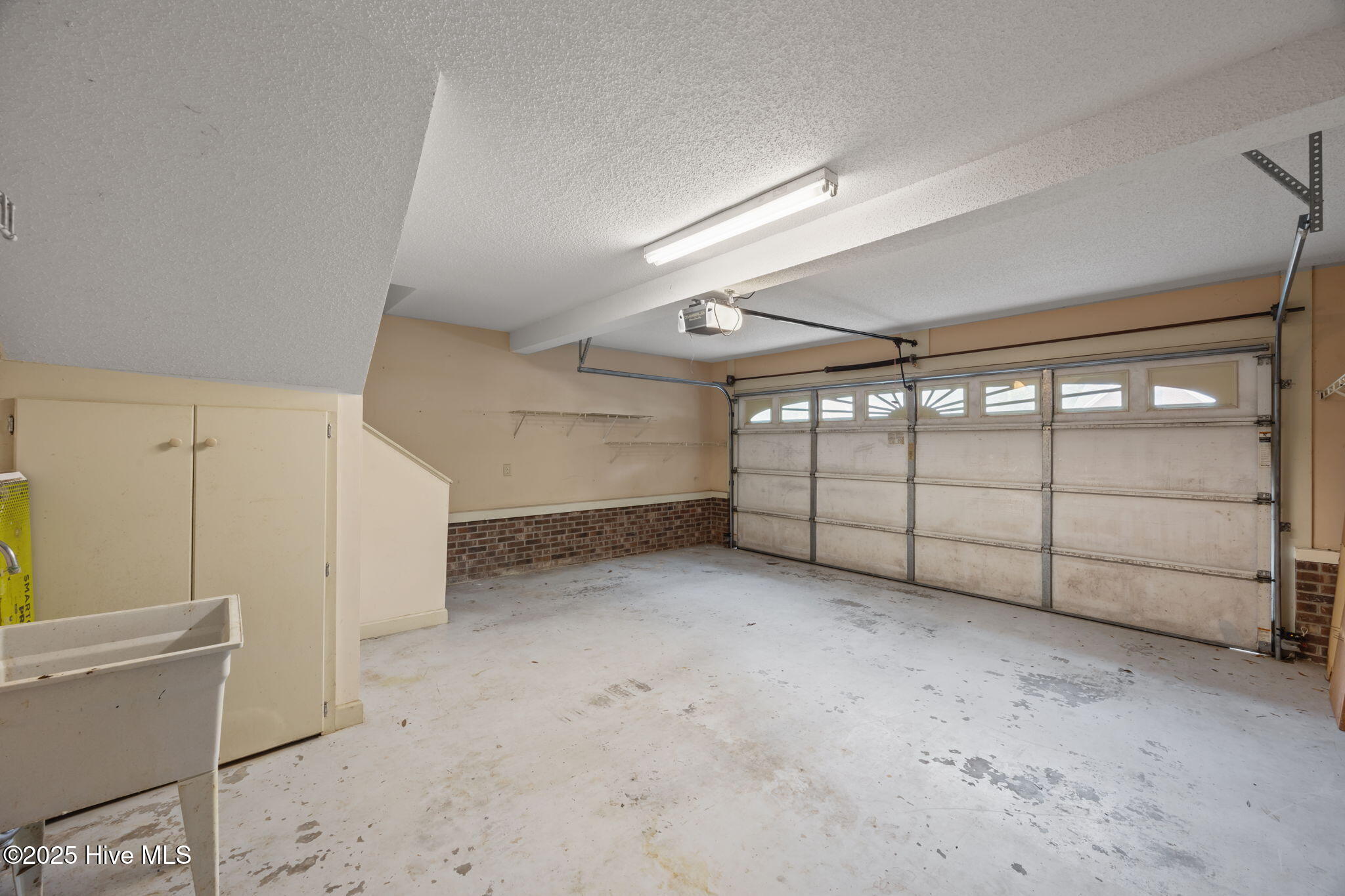 4109 Yarmouth Road New Bern, NC 28562 - Photo 31 of 50 2 Car Garage