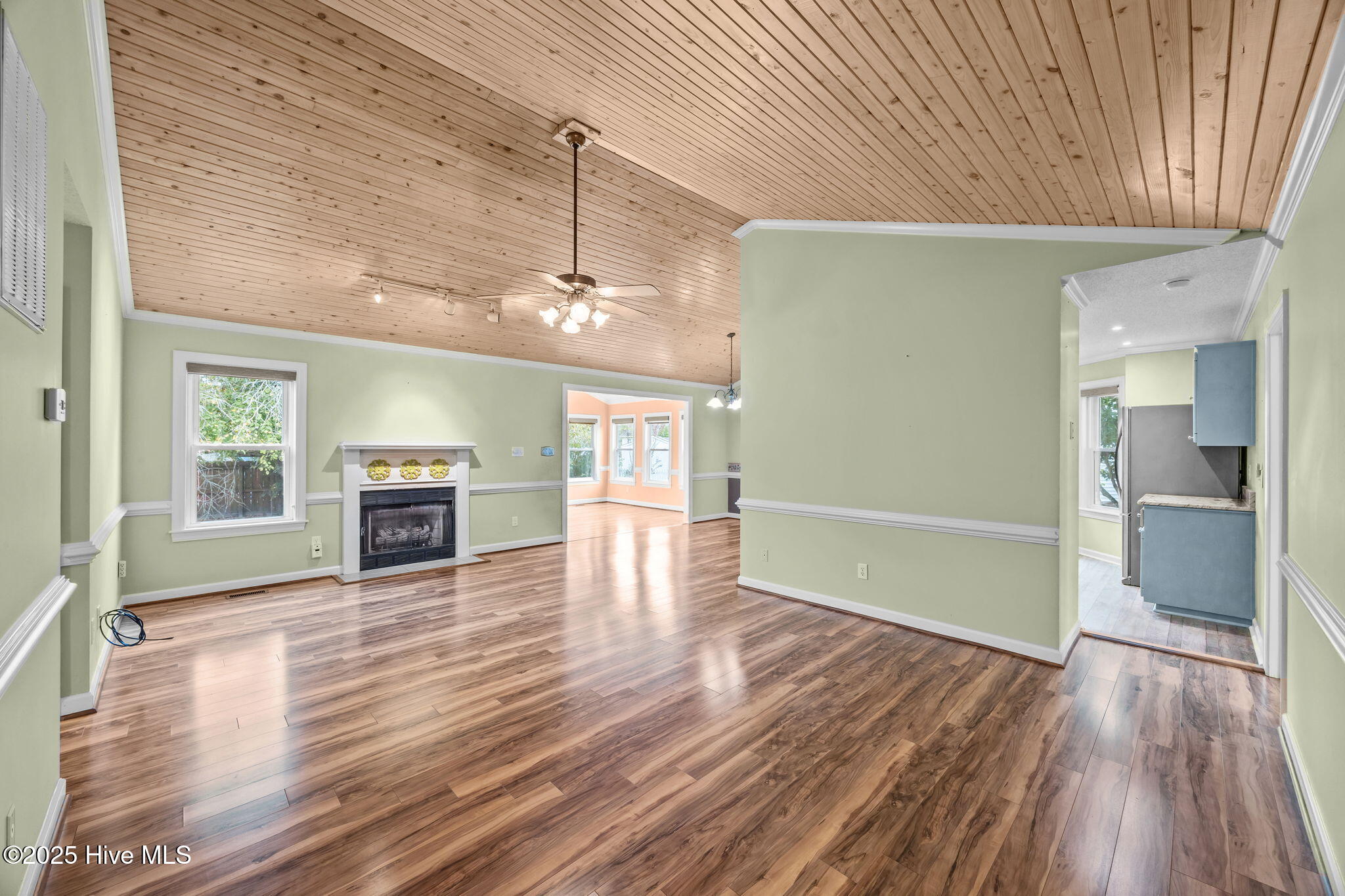 4109 Yarmouth Road New Bern, NC 28562 - Photo 5 of 50 Living Room