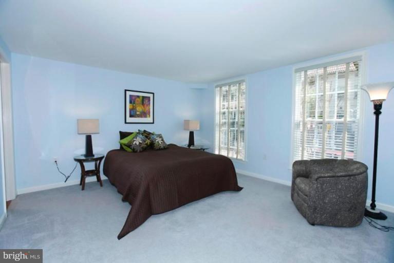 1931 Belmont Road Northwest, Unit 1086 Washington, DC 20009 - Photo 13 of 17 Master Bedroom