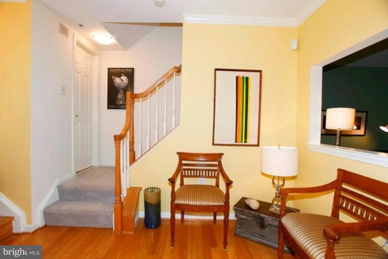 1931 Belmont Road Northwest, Unit 1086 Washington, DC 20009 - Photo 17 of 17 Entrance / Foyer