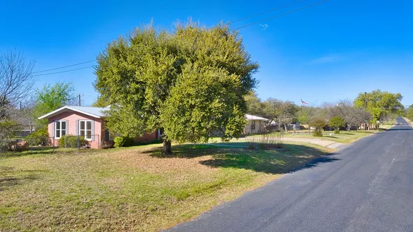 $185,000 | 511 East Rainey Street, Mason, TX 76856