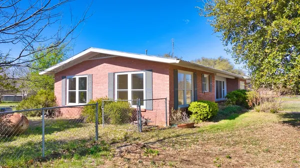 $185,000 | 511 East Rainey Street, Mason, TX 76856