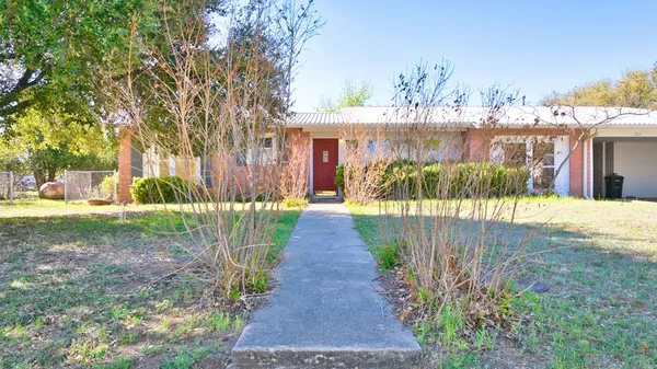 $185,000 | 511 East Rainey Street, Mason, TX 76856