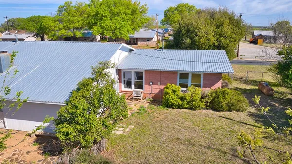$185,000 | 511 East Rainey Street, Mason, TX 76856