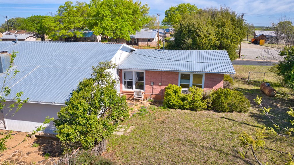511 East Rainey Street Mason, TX 76856 - Photo 63 of 63 front view of a house with a yard