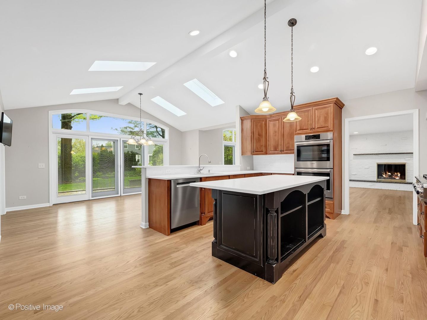 2S560 Seneca Drive Wheaton, IL 60189 - Photo 13 of 39