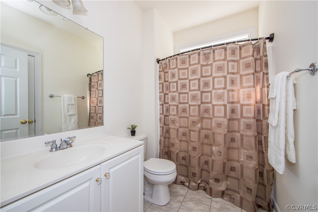 846 Club Ridge Terrace Chester, VA 23836 - Photo 13 of 35 a bathroom with a sink toilet and shower