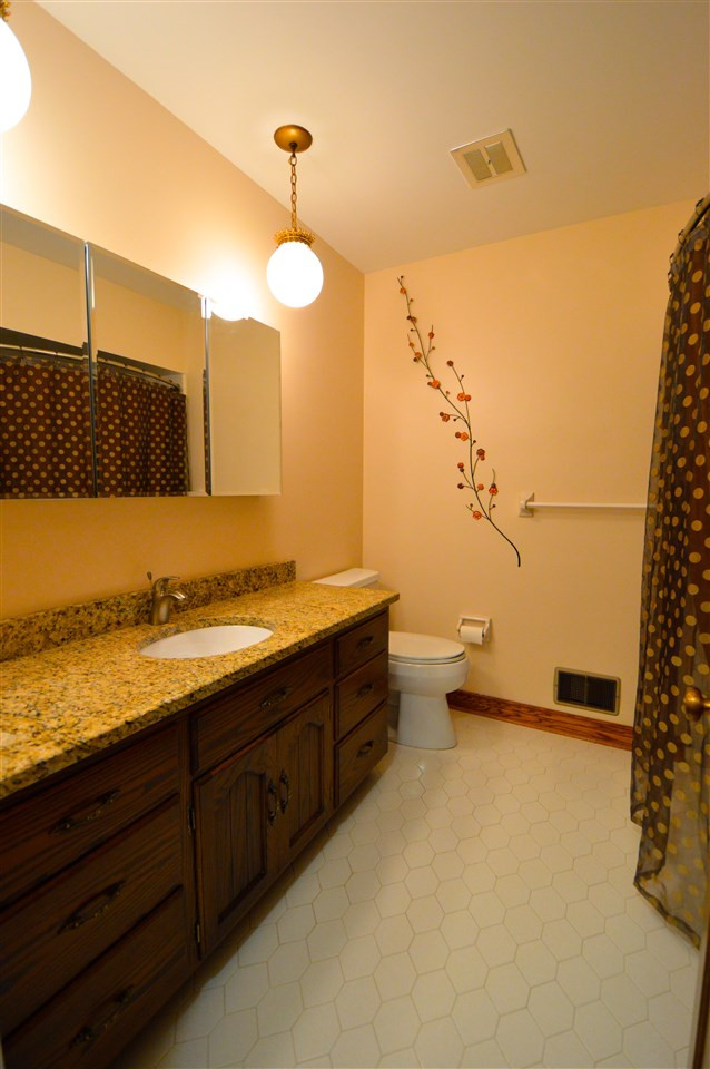 2645 Shaker Road Fort Mitchell, KY 41017 - Photo 7 of 25 Gallery Image 7