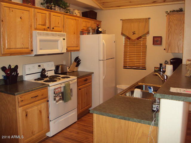 2321 Buffalo Loop Overgaard, AZ 85933 - Photo 7 of 20 DSC04046