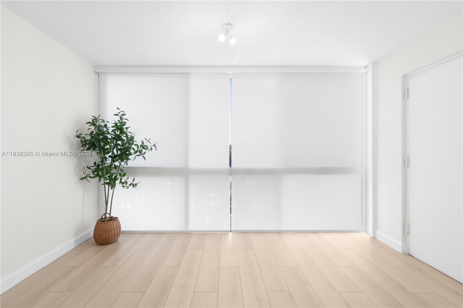 4400 Hillcrest Drive, Unit 314B Hollywood, FL 33021 - Photo 23 of 25 a view of counter space