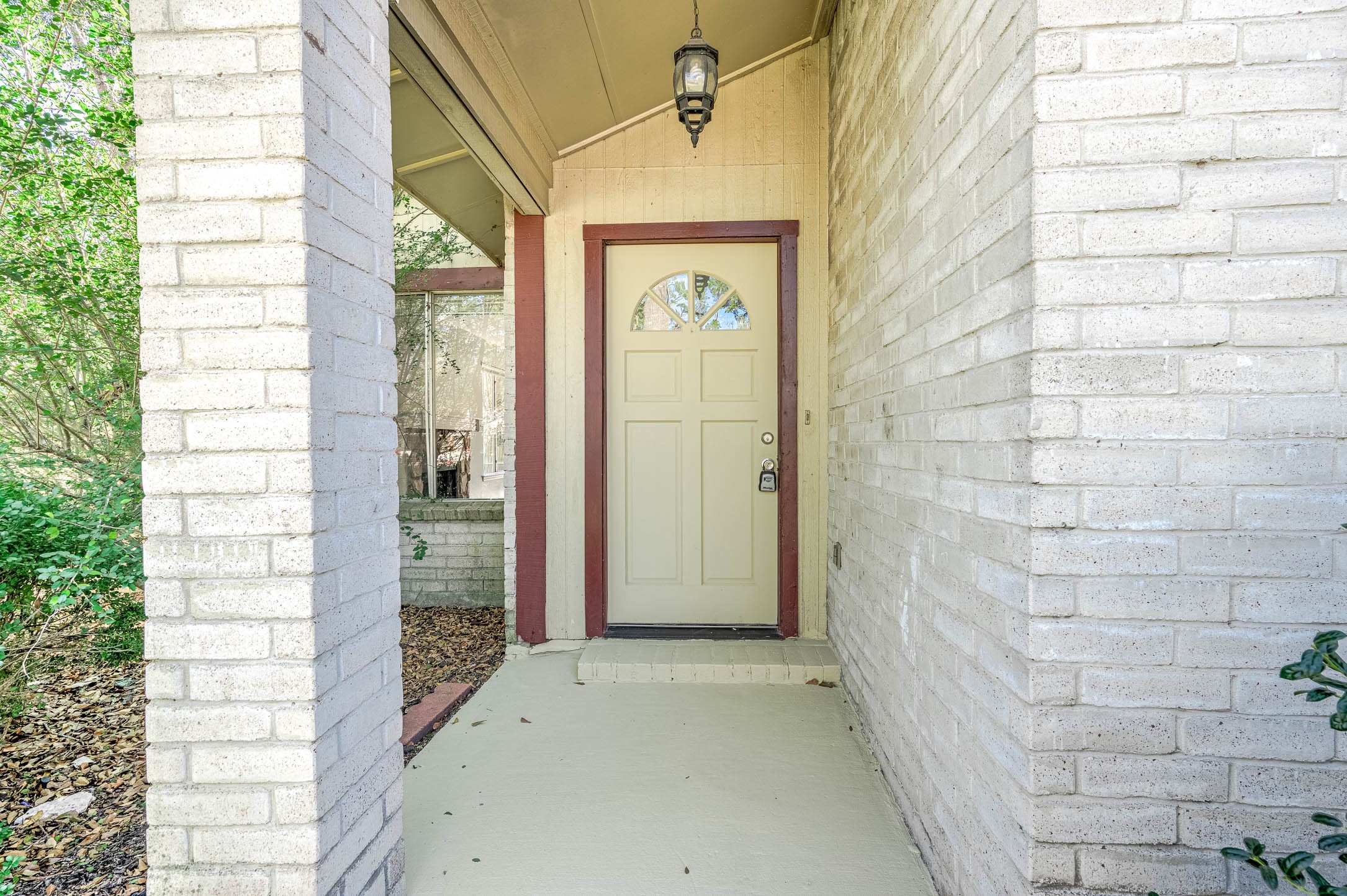 3423 Nutwood Lane Spring, TX 77389 - Photo 3 of 20 a front view of a house with a window