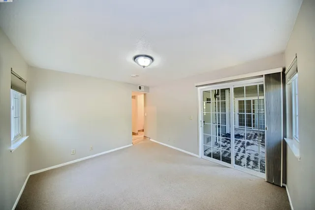 $515,000 | 510 Canyon Oaks Drive, Unit C, Oakland, CA 94605