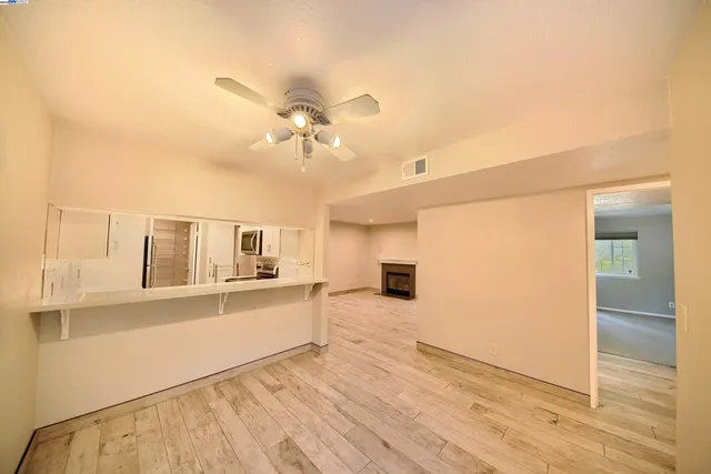 $515,000 | 510 Canyon Oaks Drive, Unit C, Oakland, CA 94605