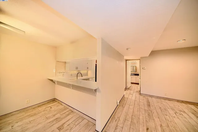 $515,000 | 510 Canyon Oaks Drive, Unit C, Oakland, CA 94605