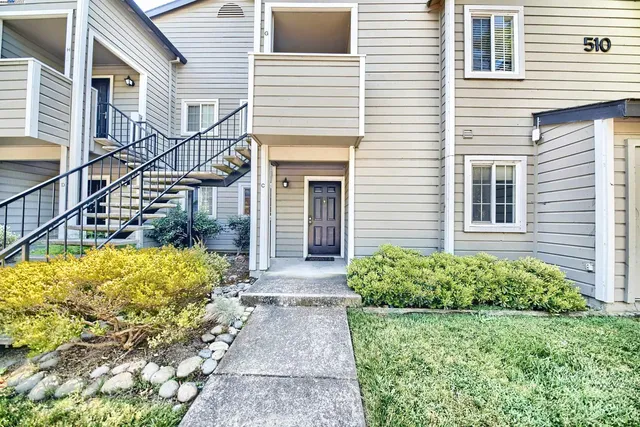 $515,000 | 510 Canyon Oaks Drive, Unit C, Oakland, CA 94605