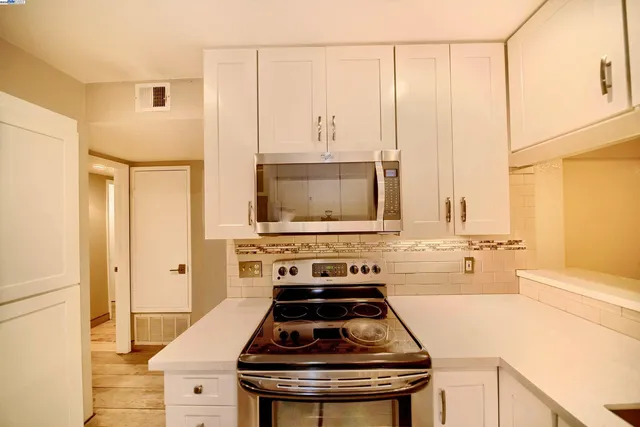 $515,000 | 510 Canyon Oaks Drive, Unit C, Oakland, CA 94605