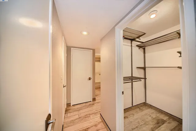 $515,000 | 510 Canyon Oaks Drive, Unit C, Oakland, CA 94605