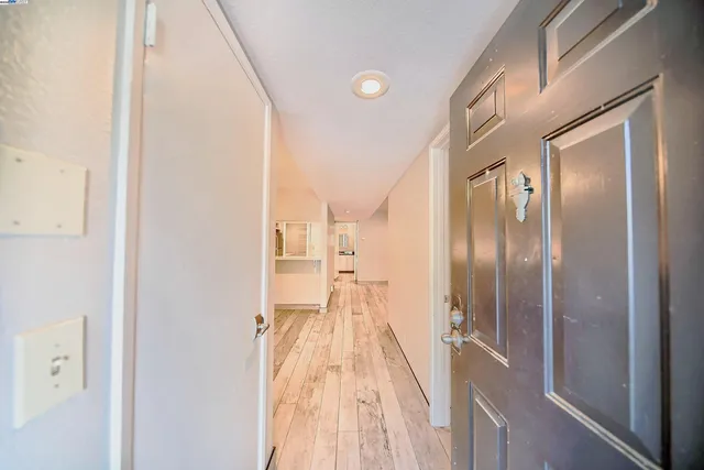 $515,000 | 510 Canyon Oaks Drive, Unit C, Oakland, CA 94605