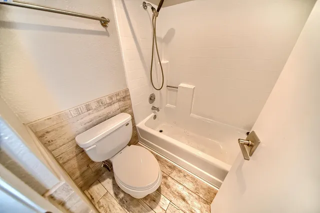 $515,000 | 510 Canyon Oaks Drive, Unit C, Oakland, CA 94605