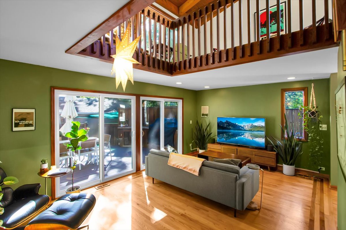 305 Dunbar Road Mundelein, IL 60060 - Photo 14 of 39 Gallery Image 14