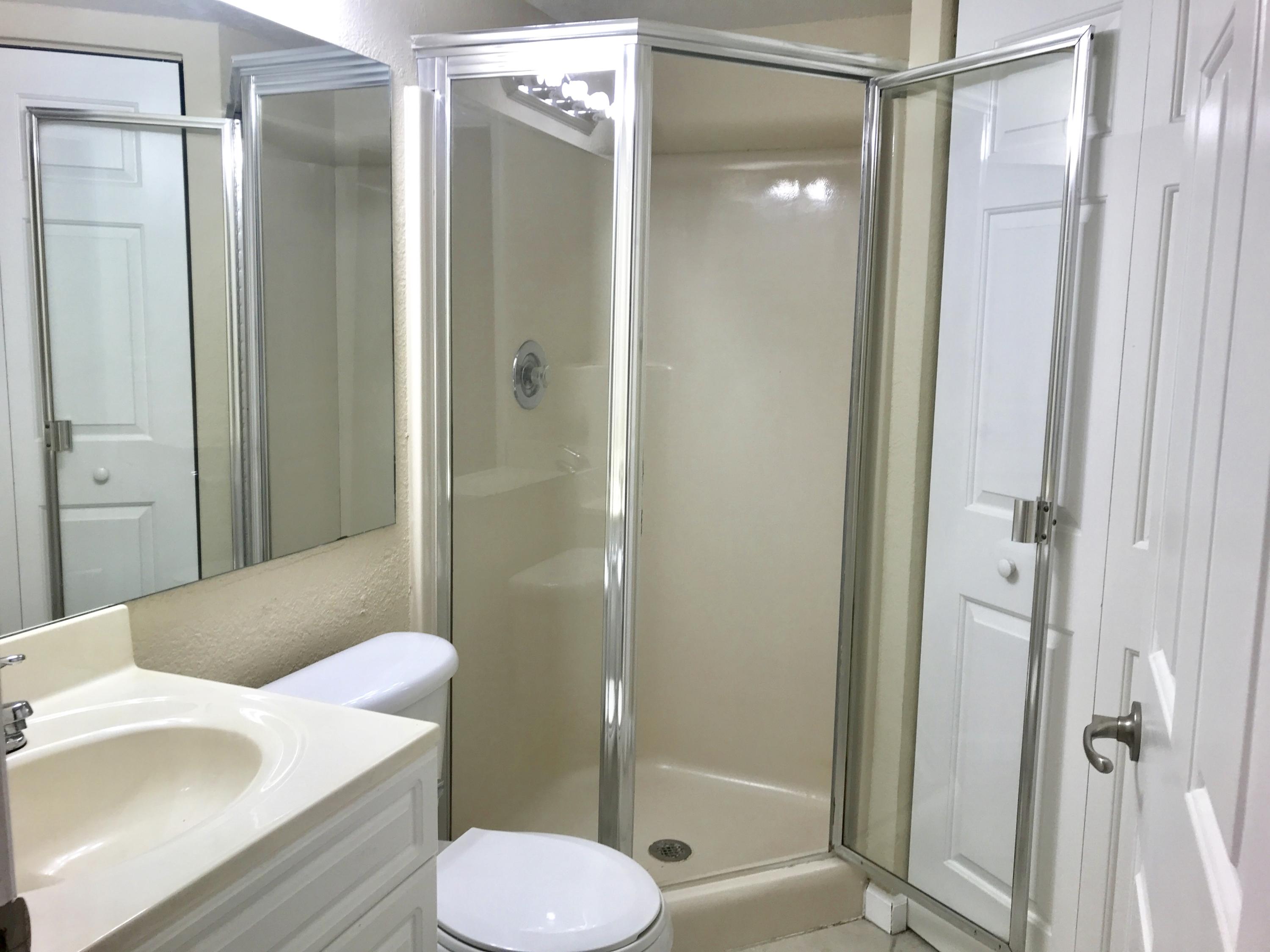 8218 Severn Drive, Unit D Boca Raton, FL 33433 - Photo 8 of 17 2nd bath