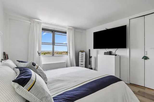 $259,000 | 1225 John F. Kennedy Boulevard, Unit 12J, Bayonne, NJ 07002