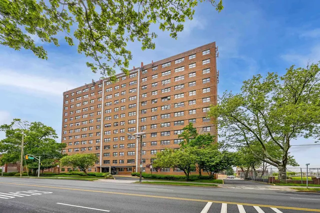 $259,000 | 1225 John F. Kennedy Boulevard, Unit 12J, Bayonne, NJ 07002