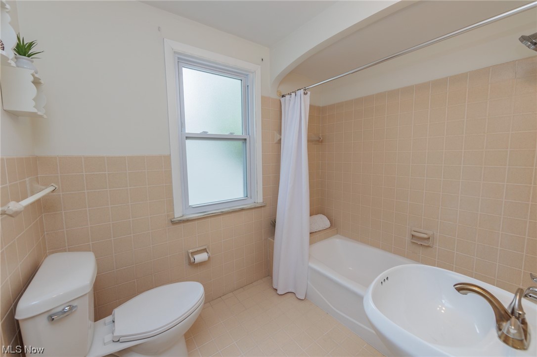 1094 Argonne Road Cleveland, OH 44121 - Photo 14 of 23 Gallery Image 14